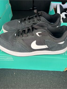 Nike SB Alleyoop Sneakers Black Athletic Skate CJ0882-001 Size 7 & 14M